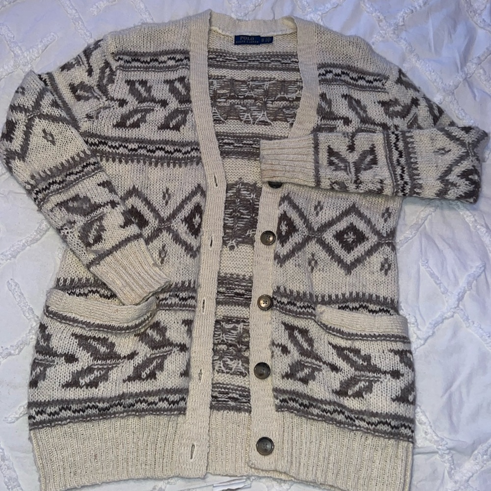 Women’s cardigan with pockets!